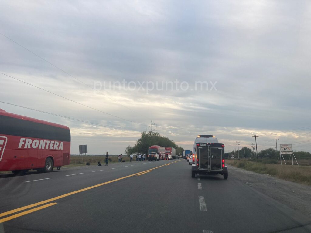 Autobus Y Automovil Chocan Una Mujer Resulta Herida En Linares