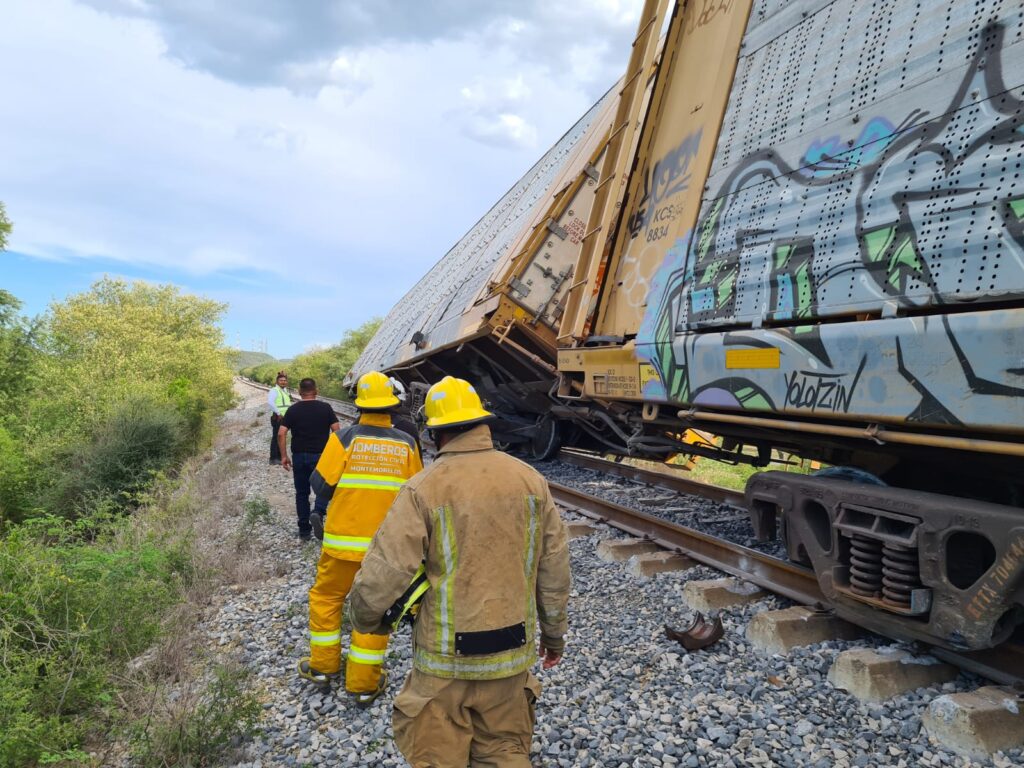 Investigan Autoridades Federales Las Causas Del Descarrilamiento De