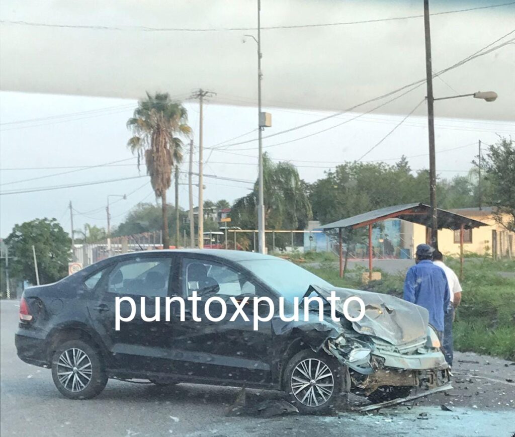 ACCIDENTE EN LA NACIONAL ENTRADA A LOMA PRIETA EN MONTEMORELOS Punto