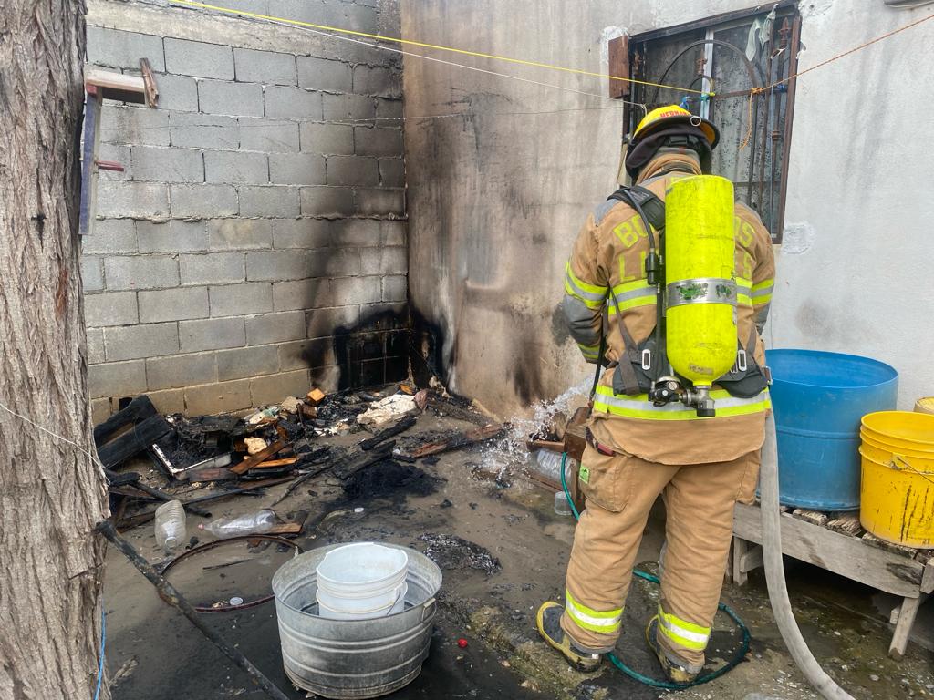 INCENDIO POR PIROTECNIA EN UNA VIVIENDA EN LINARES Punto X Punto