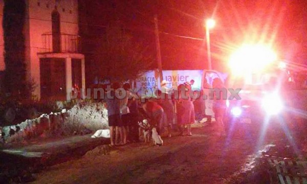 CAE A ZANJA CON TODO Y SU MOTO AL CIRCULAR EN SENTIDO CONTRARIO EN CALLES DE MMORELOS.