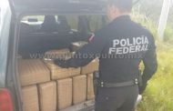 ASEGURAN FEDERALES CAMIONETA ABANDONADA CON DROGA EN SU INTERIOR.