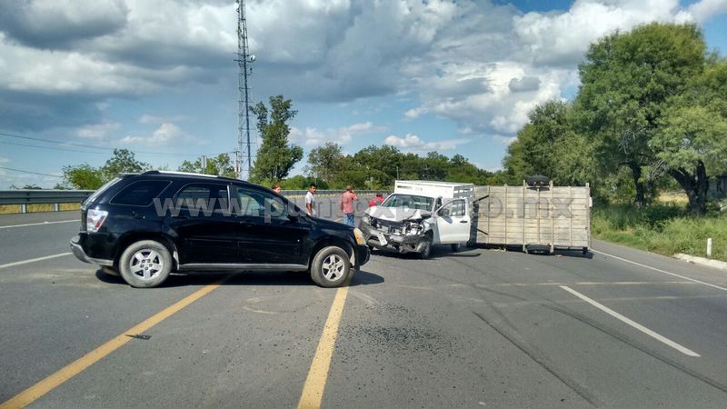 MOVILIZACIÓN EN CARRETERA GRAL TERAN, MMORELOS TRAS FUERTE CHOQUE.