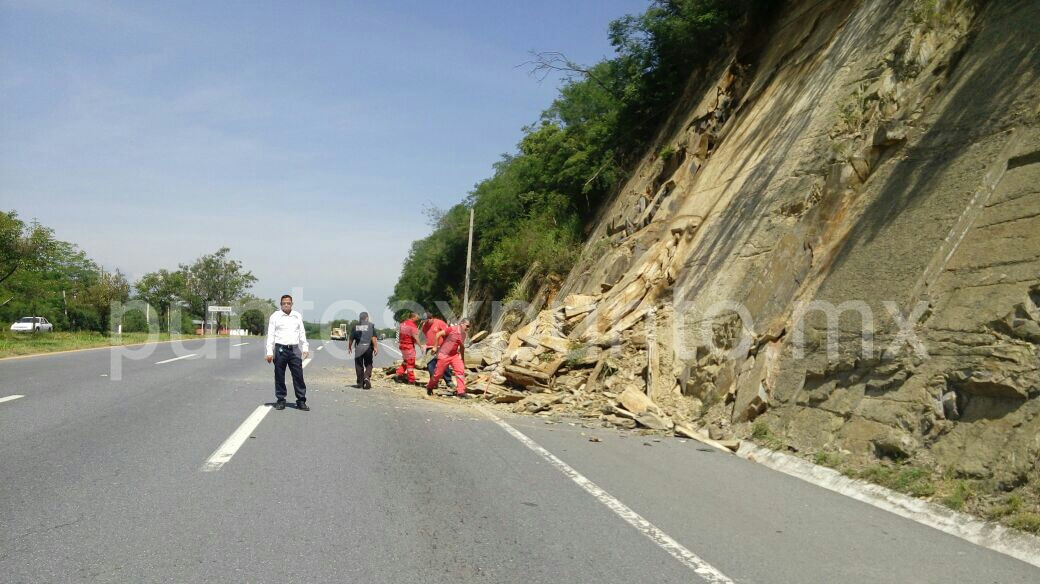 DESLAVES EN CARRETERA NACIONAL EN SANTIAGO.