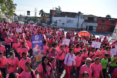 Realiza DIF marcha para conmemorar Día Mundial de la Lucha Contra el Cáncer de Mama