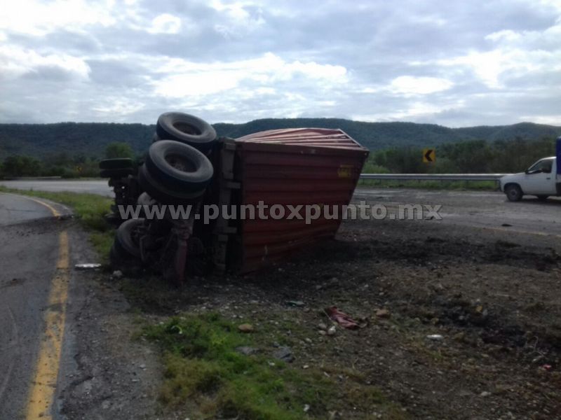 MOVILIZACIÓN EN CARRETERA NACIONAL POR ACCIDENTE EN EL KILÓMETRO 200 EN MMORELOS.