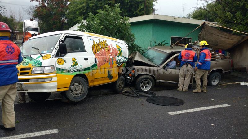 DOS PERSONAS LESIONADAS AL CHOCAR DOS VEHÍCULOS EN LA COMUNIDAD LAZARILLOS EN ALLENDE.