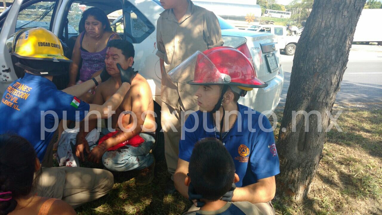 CHOQUE EN CARRETERA NACIONAL EN ALLENDE, REPORTAN 5 PERSONAS LESIONADAS.