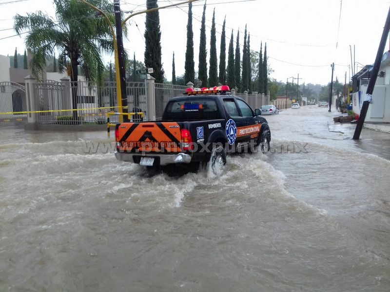 LLUVIAS GENERAN INUNDACIÓN EN CALLES DEL CENTRO DE ALLENDE.