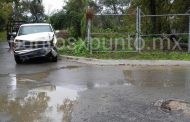 CHOCA Y DEJA CAMIONETA ABANDONADA EN SANTIAGO.