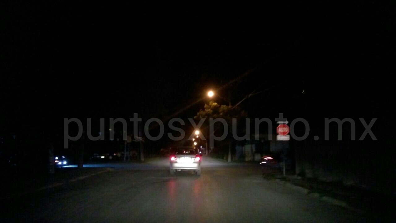 COLOCAN NUEVO INDICATIVO EN CRUCE DE CALLES EN MMORELOS.