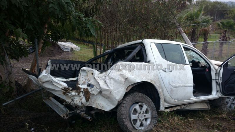 FUERTE CHOQUE EN CARRETERA NACIONAL EN MONTEMORELOS, SALDO, CHÓFER LESIONADO.