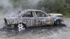 LOCALIZAN VEHICULO INCENDIADO EN BRECHA, SE MOVILIZA POLICIA Y MINISTERIALES.