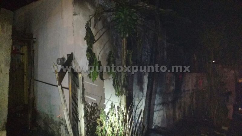 SE MOVILIZA PROTECCIÓN CIVIL POR REPORTE DE INCENDIO EN UNA VIVIENDA.