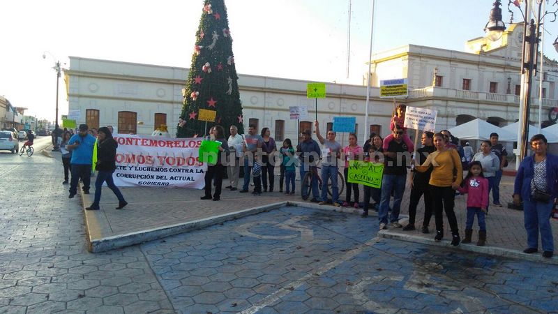 PROTESTAN EN PLAZA DE MONTEMORELOS POR GASOLINAZO.