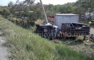 MUERE PAREJA EN ACCIDENTE AL VOLCAR CAMIONETA E IMPACTARLA EN UN POSTE DE CONCRETO.