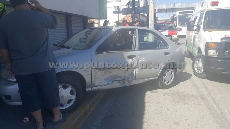 CHOQUE ENTRE DOS VEHÍCULOS EN LATERAL DE LA NACIONAL, DEJA DAÑOS MATERIALES.