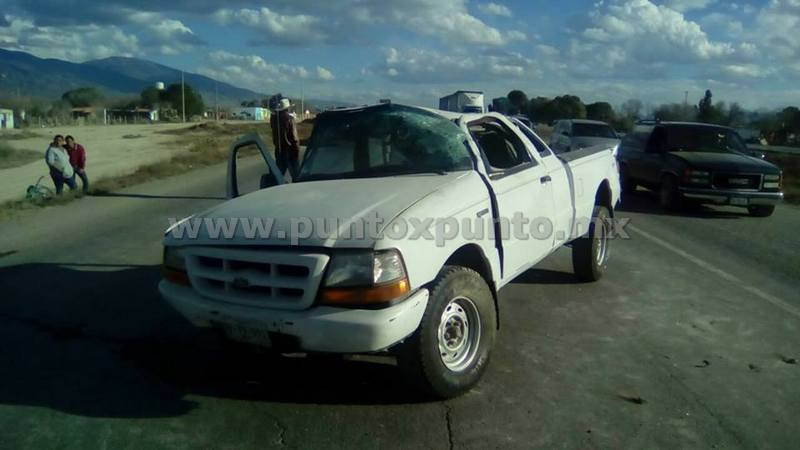 UNA PERSONA HERIDA ES EL RESULTADO DE UNA VOLCADURA REGISTRADA EN CARRETERA.