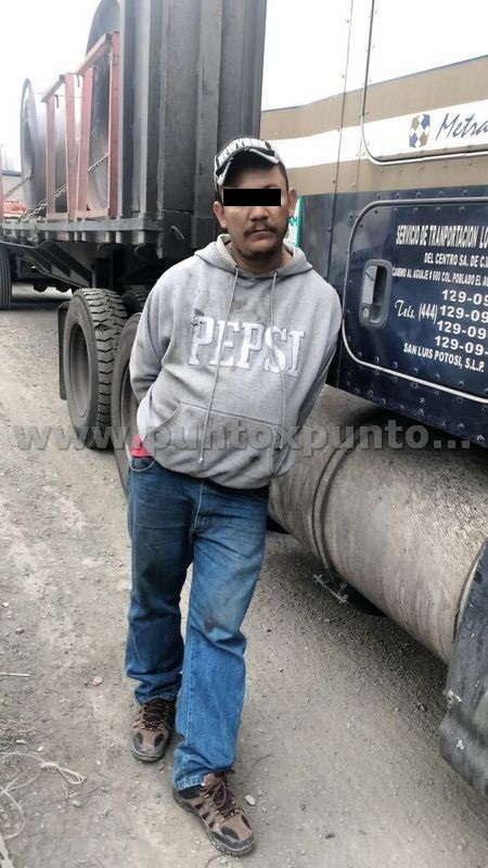 DETIENEN A CHÓFER DE TRAILER Y SU ESPOSA, TRIPULABAN TRAILER ROBADO CON ROLLOS DE ACERO.