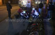 CAE DE SU BICICLETA Y SE GOLPEA LA CABEZA