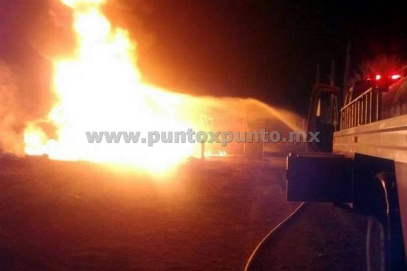 UN MUERTO Y UN HERIDO, EN UNA MALA MANIOBRA AL ORDEÑAR DUCTO DE PEMEX.