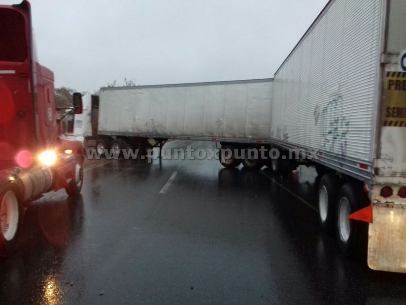 CERRADA LA CARRETERA NACIONAL EN ALLENDE, CHÓFER PIERDE CONTROL DE TRAILER.