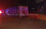 VOLCADURA DE TRAILER CARGADO DE NARANJA GENERA MOVILIZACIÓN EN ALLENDE.