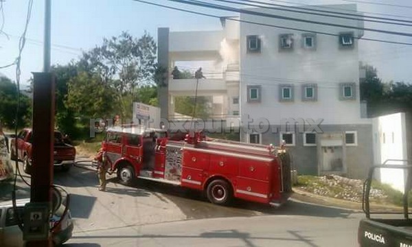 SE INCENDIA DEPARTAMENTO, SE MOVILIZA PROTECCION CIVIL Y BOMBEROS.