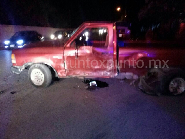 CHOQUE EN MMORELOS, CHOFER ESCAPA, REPORTAN LESIONADOS, MUJER DENUNCIA QUE AUTO FUE ROBADO, PERO NO HAY DENUNCIA.