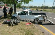 FUERTE CHOQUE ENTRE UNA CAMIONETA Y UNA MOTO, HAY DOS LESIONADOS