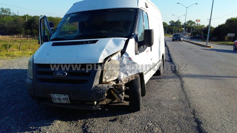 CHOQUE POR ALCANCE EN CALLES DE MMORELOS, REPORTAN DAÑOS.