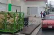 SE LLEVAN ROPA DE TIENDA SENSACIÓN, LADRONES ENTRAN POR LA PUERTA PRINCIPAL.