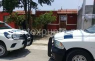 REPORTAN VECINOS QUE MUJER ESTABA SECUESTRADA, LLEGA LA POLICIA LA ENCUENTRA ENCERRADA.