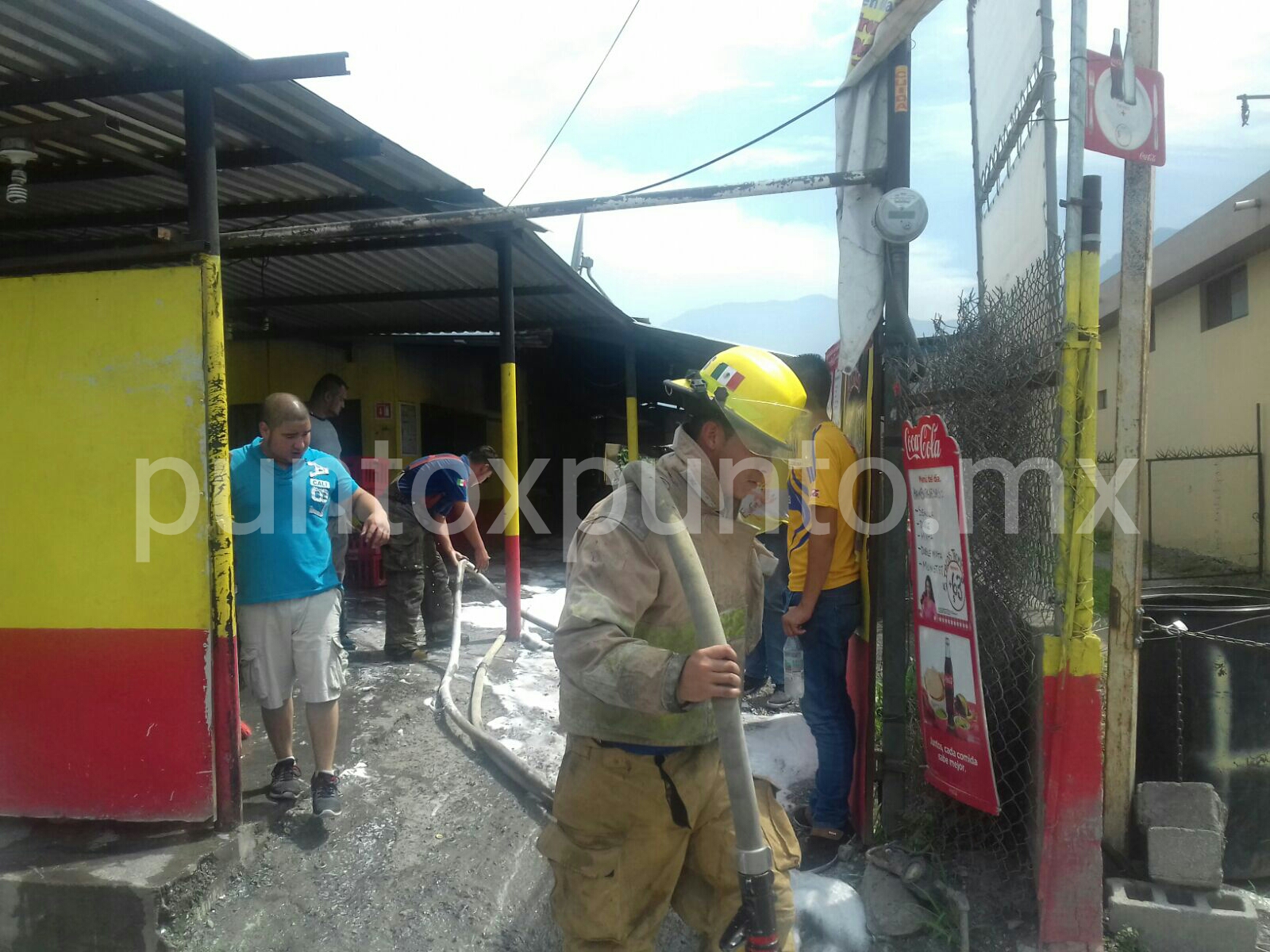 SE INCENDIAN LOS TACOS EL JAROCHO DE ALLENDE