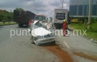 DOS PERSONAS HERIDAS AL SER IMPACTADO EL AUTOMÓVIL EN QUE VIAJABAN EN CARRETERA NAL.