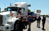 CHOFER DE TRÁILER EN ALLENDE ES TRASLADADO A UN HOSPITAL AL GOLPEARSE CON EL VOLANTE.