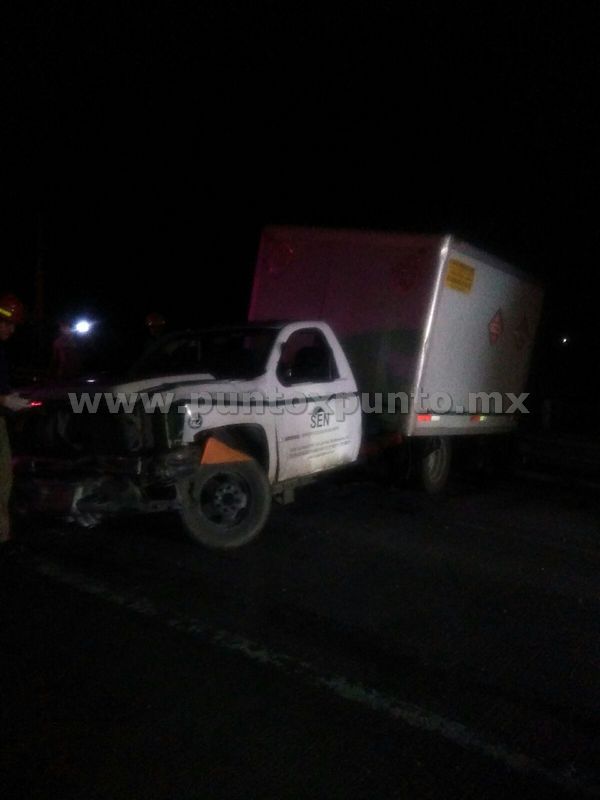 CHOCA CONTRA MURO DE CONTENCIÓN EN CARRETERA ALLENDE CADEREYTA.