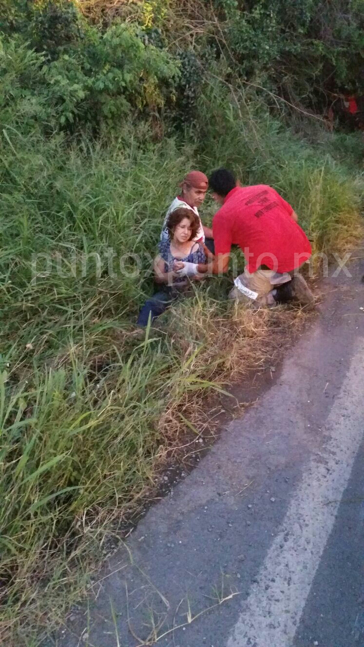 CHOCAN CUATRIMOTOS, HAY UNA MUJER LESIONADA