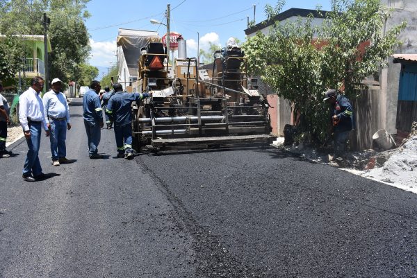 Avanzan trabajos de pavimentación en la Colonia Martínez Domínguez