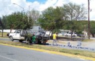 CAE CARGA QUE TRANSPORTABAN EN AVENIDA DE MONTEMORELOS.