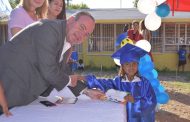 Reconoce el Alcalde trabajo en equipo de Maestros y padres de familia para formar buenos estudiantes