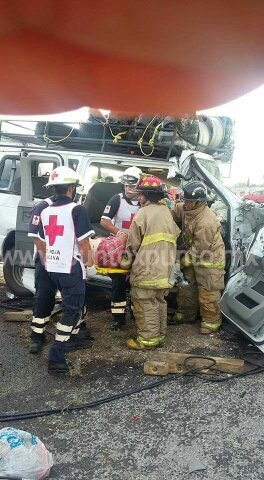 MUEREN DOS EN CHOQUE EN CARRETERA.