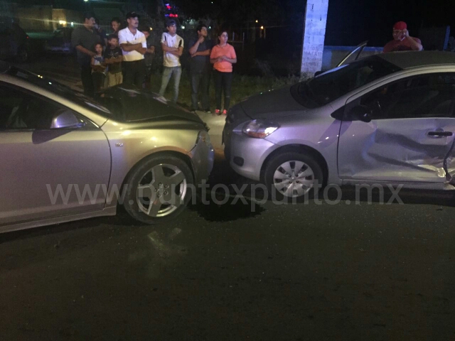 ACCIDENTE TIPO CRUCERO EN CALLES DE MMORELOS, REPORTAN DAÑOS MATERIALES