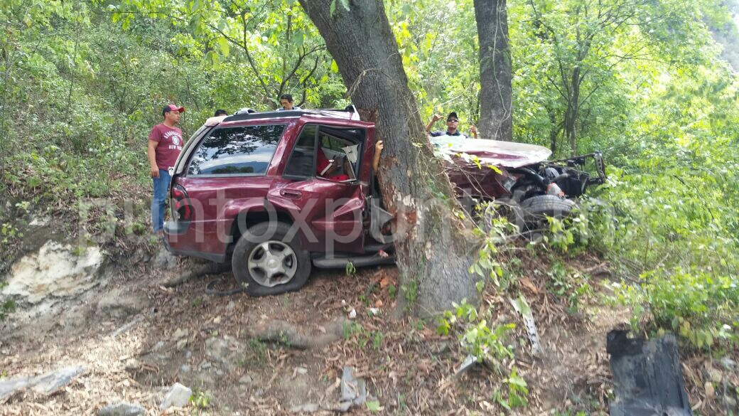 7 PERSONAS LESIONADAS EN UNA VOLCADURA REGISTRADA EN COLA DE CABALLO EN SANTIAGO.