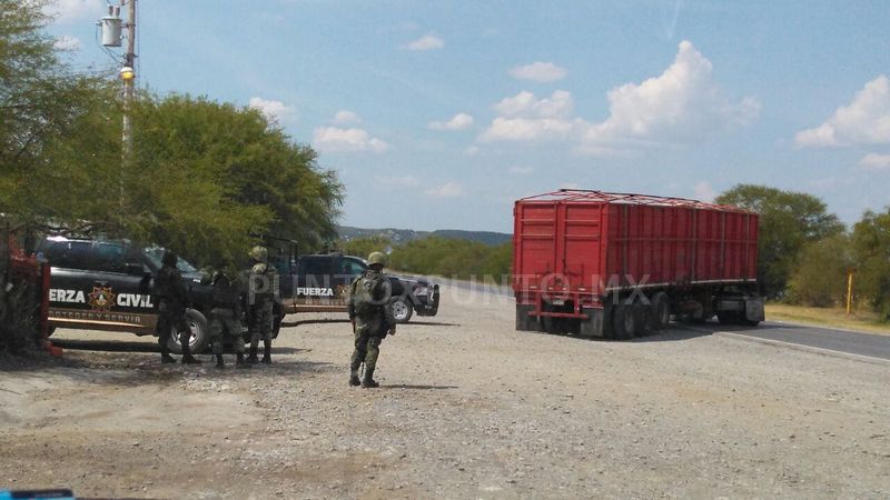 ASEGURAN ELEMENTOS MILITARES METANFETAMINA Y HACHIS.