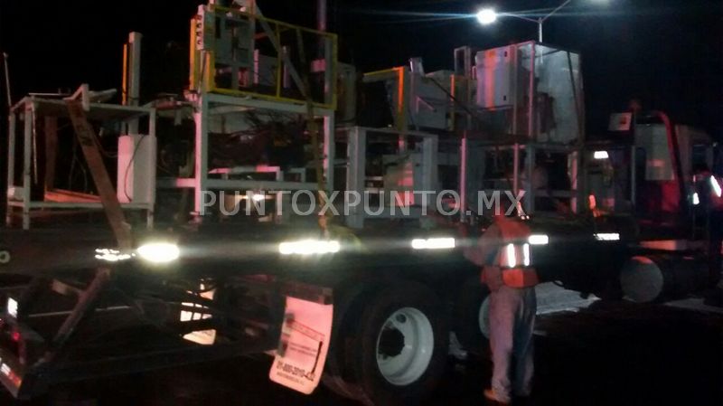 CHOFER DE GRUAS MONCADA PROVOCA ACCIDENTE EN CARRETERA NACIONAL, REPORTAN PERSONA HERIDA.