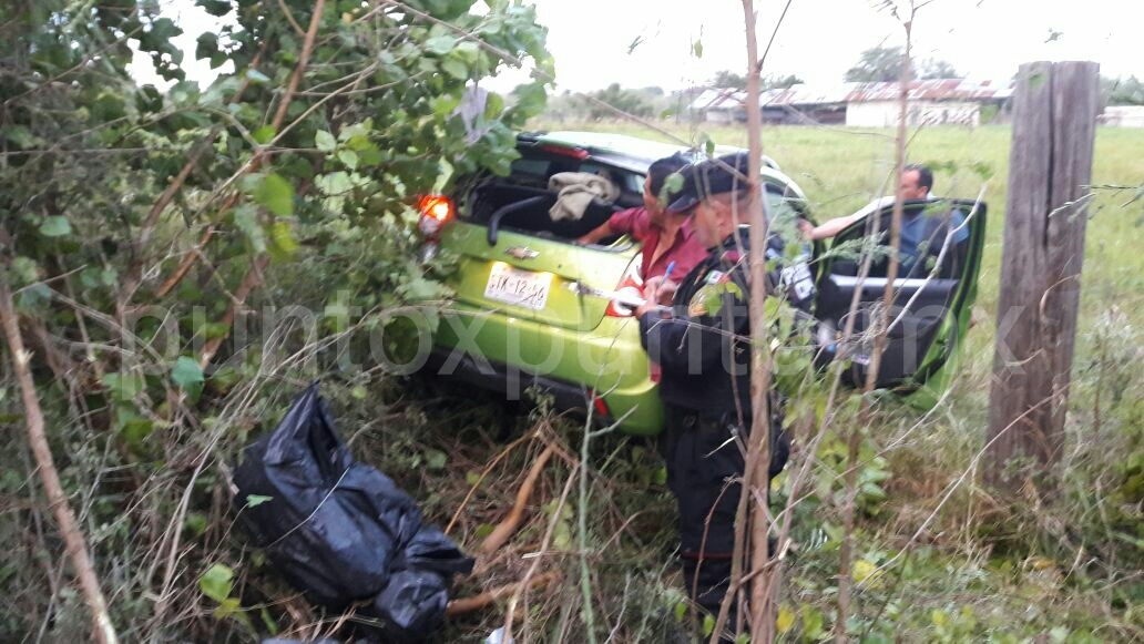 CUATRO PERSONAS LESIONADAS EN UN ACCIDENTE SALIDA DE CAMINO EN MONTEMORELOS.