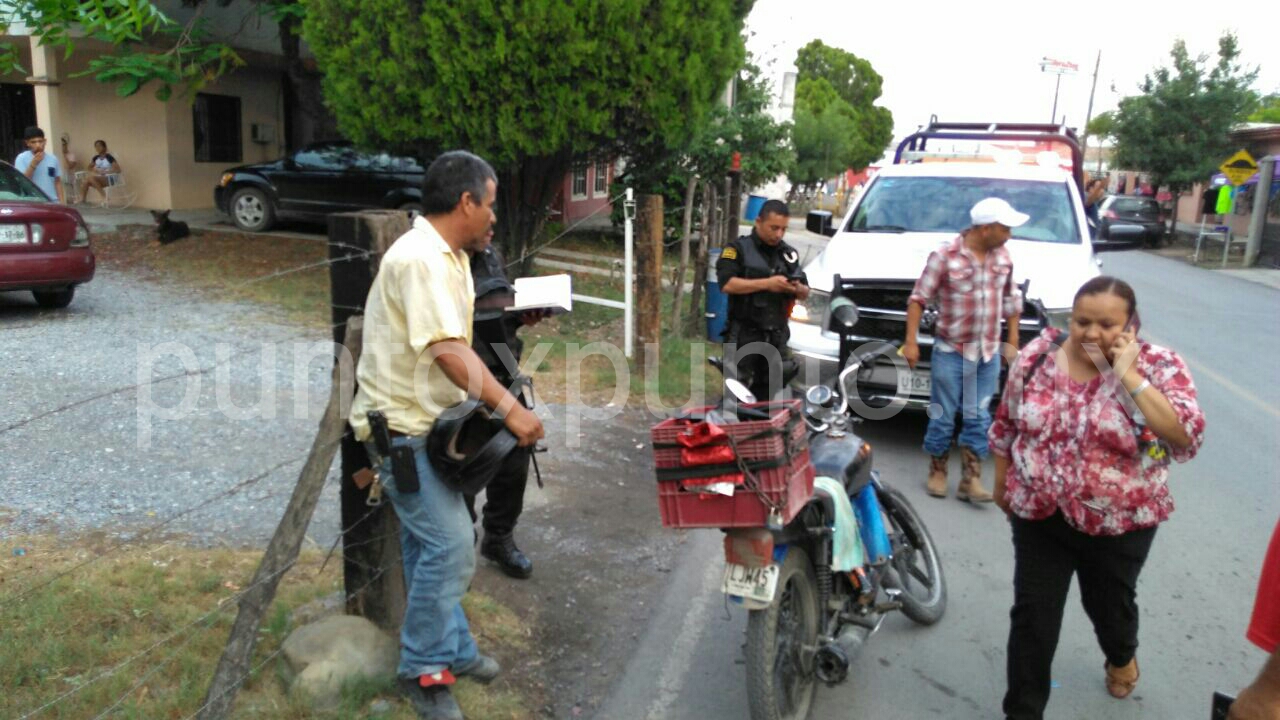 CHOQUE ENTRE DOS VEHÍCULOS EN AVENIDA DE MMORELOS.