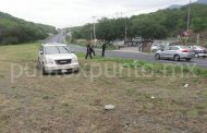 CONDUCTORA PARTICIPA EN ACCIDENTE AL DERRAPAR SU CAMIONETA EN LA CARRETERA.