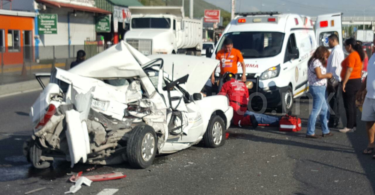 EMPLEADO DE GOBIERNO LIBRA LA MUERTE AL BAJAR DE AUTO EN EL QUE VIAJABA.